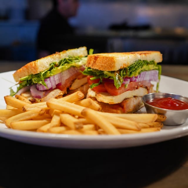 CHICKEN CLUB.