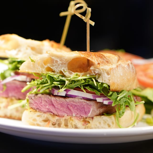 NY STEAK SANDWICH.